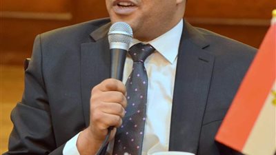 برلماني يطالب وزير النقل باشتراك مجاني في المواصلات لأوائل الثانوية