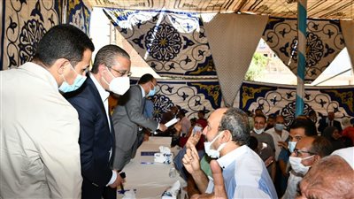 محافظ الفيوم: التوسع بمشروعات الصرف الصحي يهدف لإعادة التوازن البيئي لبحيرة قارون | صور