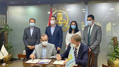 بروتوكول تعاون بين محافظة كفر الشيخ ولافارج مصر لتطوير طريق بلطيم