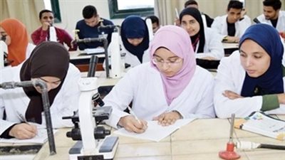 توقعات بانخفاض تنسيق القبول في كليات الطب لهذا العام