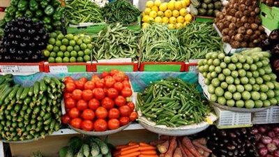 الطماطم بـ 8 جنيهات والفراخ البيضاء بـ 55 جنيها.. تعرف على أسعار الخضراوات والدواجن داخل الأسواق | بث مباشر 