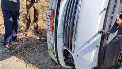 إصابة 15 شخصا بينهم 5 أطفال في حادث انقلاب سيارة بالبحيرة