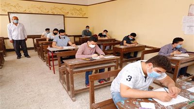 شهيد الواجب.. وفاة مراقب داخل لجنة امتحانات الشهادة الإعدادية بالشرقية