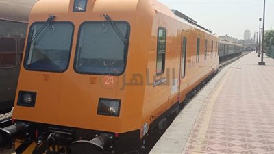 بعد وصولها إلى ميناء الإسكندرية.. مصدر بالسكة الحديد يوضح مهام عمل ماكينة فحص السكة الحديد 
