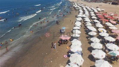 شواطئ بورسعيد تستعد لاستقبال العطلة الأسبوعية.. والشمسية بـ50 جنية ببور فؤاد