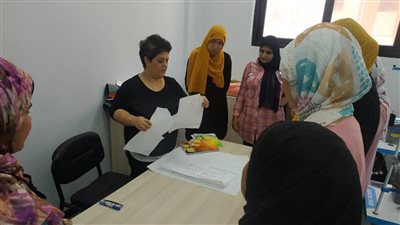 دورات تدريبية لتعليم الخياطة للسيدات بمركز شباب الحى الإماراتي ببورسعيد 