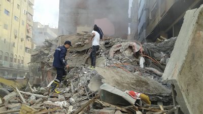 انهيار عقار مكون من 5 طوابق فى دمنهور بالبحيرة وأنباء عن سقوط ضحايا