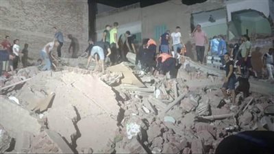 انهيار عقار من 5 طوابق في البحيرة.. ومصرع 3 أشخاص والبحث عن آخرين