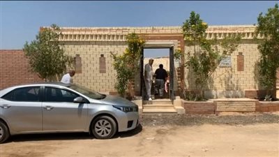 شقيق سمير غانم يزور مقابر دلال عبد العزيز وسمير غانم في الجمعة الثانية على رحيلهما