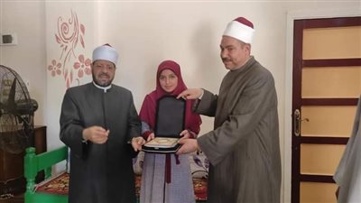 منطقة الوعظ بأسيوط تكرم الأولى على الجمهورية في الثانوية الأزهرية|صور