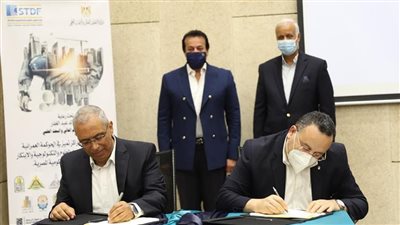 رئيس جامعة الإسكندرية يوقع مشروعًا بحثيًا في الحوكمة العمرانية