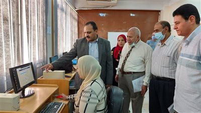 نائب رئيس جامعة بنها لشئون التعليم والطلاب يتفقد معامل التنسيق الإلكتروني