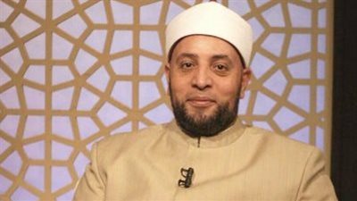 أعطي والديّ الصدقة التي تأتي لي فهل علي ذنب؟.. أزهري يرد 