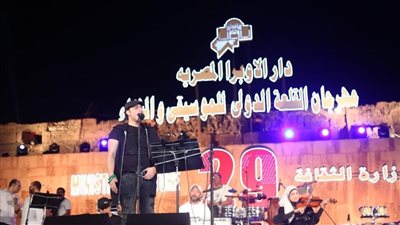 الفشني يتألق وجمهور القلعة يغني مع شاماميان الموشحات | صور