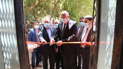 وزير الزراعة يفتتح معمل تحليل التربة بهيئة التعمير