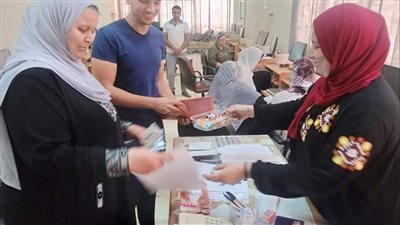 إقبال كثيف في اليوم الثاني على مكاتب التنسيق بجامعة بنها 