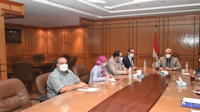 اجتماع تنسيقي بين جامعة الفيوم والصحة لبدء توفير لقاح كورونا لكافة منتسبي الجامعة | صور