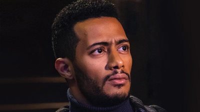 محمد رمضان يصل عزاء حماته بـ مسجد الشرطة في الشيخ زايد