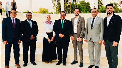 يُسهم في تنمية الخبرة الذاتية.. جامعة الفيوم تُشارك في برنامج إعداد القائد العام بحلوان|صور