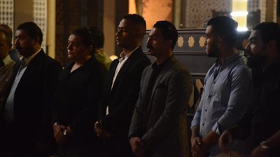 محمد رمضان يستقبل واجب العزاء في والدة زوجته بمسجد الشرطة بالشيخ زايد