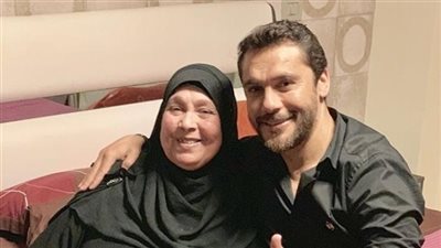 وفاة والدة أحمد حسن كابتن منتخب مصر الأسبق