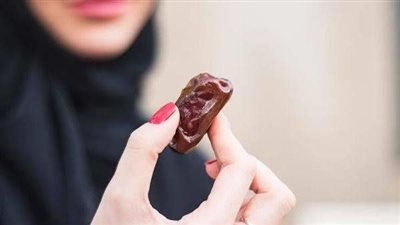 حكم صيام السنّة للمرأة بملابس مكشوفة