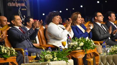 وزيرة الثقافة ومحافظ دمياط يشهدان صيف بلدنا برأس البر بحضور 5 آلاف مشاهد