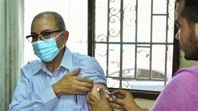 معلمو بورسعيد يتلقون الجرعة الثانية من لقاح كورونا | صور 