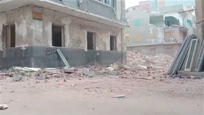 إخلاء 9 منازل مجاورة لعقار دمنهور المنهار تمهيدًا لإزالتها |صور وفيديو