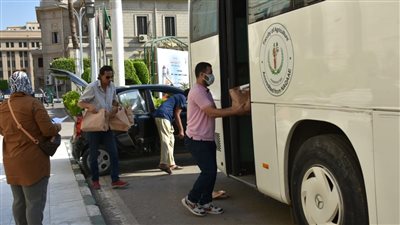 ضمن حياة كريمة.. انطلاق قافلة شاملة من جامعة القاهرة لمدينة الصف بالجيزة