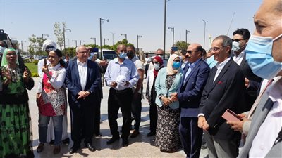 وزير الاتصالات يتفقد عددًا من المشروعات في أسوان | صور