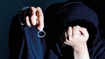 علقة موت.. سيدة لمحكمة الأسرة: واجهت زوجي بخيانته مع زوجة أخيه فضربني 