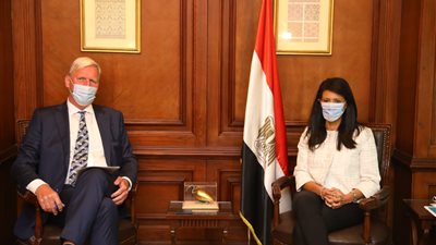 وزيرة التعاون الدولي تبحث مع السفير الهولندي بالقاهرة زيادة التعاون الاقتصادي