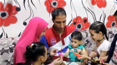 والد أول طفل يحقن بعلاج ضمور العضلات: نجلي اتولد من جديد