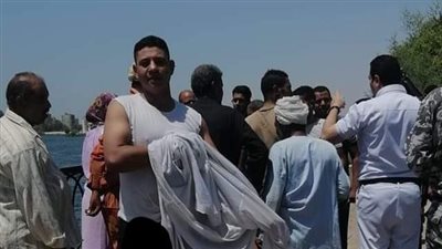 كانت بتاخد سيلفي.. شاب ينقذ ربة منزل وطفلها من الموت غرقًا في مياه النيل بسوهاج
