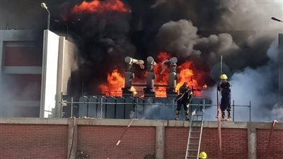 قوات دعم الأنفاق شاركت في السيطرة على حريق بمحطة محولات شرق بورسعيد | صور 