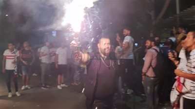الليلة جينا والدوري لينا.. احتفال جنوني لجماهير الزمالك بعد هدف زيزو
