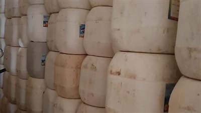 ضبط 11 ألف و450 عبوة منظفات وزيوت منتهية الصلاحية بسوهاج