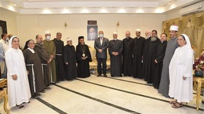 مطران إيبارشية أسيوط للأقباط الكاثوليك يستقبل المحافظ ووكيل وزارة الأوقاف