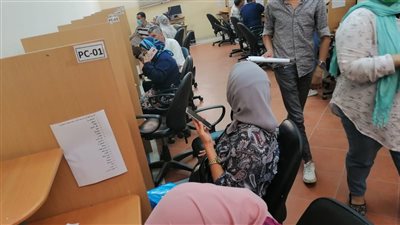 تزايد الإقبال على مكاتب تنسيق المرحلة الأولى بجامعة الإسكندرية.. وارتياح لمد فترة التسجيل │ صور