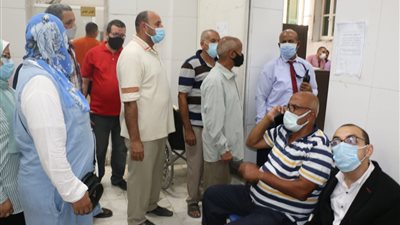 محافظ القاهرة: الدولة تستهدف تطعيم 65 ألف مواطن يوميًا بالمجان