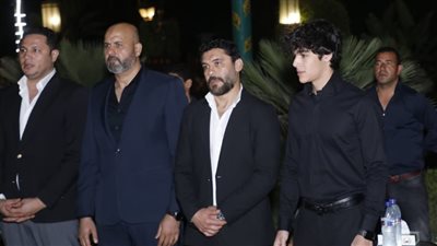 بدء عزاء والدة الكابتن أحمد حسن لاعب منتخب مصر الأسبق في مسجد الشرطة