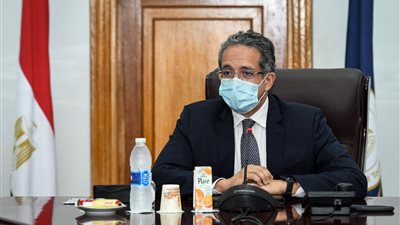 وزير السياحة يطلق مشروع ميكنة خدمات الإدارة المركزية للمنشآت الفندقية بالوزارة