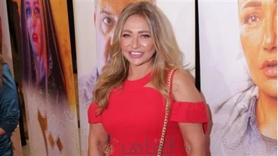 ليلى علوي سيدة أعمال في منورة بأهلها 