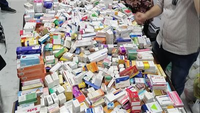 ضبط مركز تجميل دون ترخيص وصيدلية خلال حملة بالبحيرة | صور