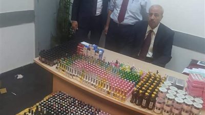 ضبط راكب قادم من موسكو لمحاولته تهريب كميات كبيرة من مستلزمات التجميل
