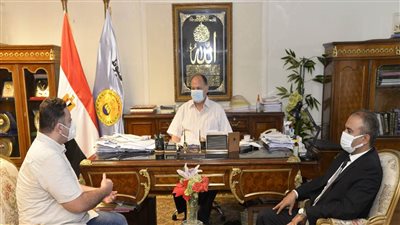 محافظ أسيوط يناقش تطوير المناطق غير المخططة بمركزي ساحل سليم وأبنوب