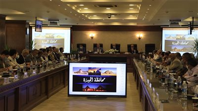 الجيزة تخصص مليارًا و100 مليون جنيه لرصف الشوارع وتحسين منظومة النظافة 