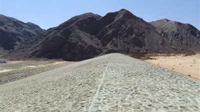 طوارئ بالبحر الأحمر للمرور على مخرات السيول استعدادًا لموسم الأمطار| صور