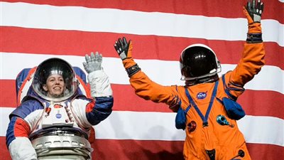 ناسا تعلن هبوط أول رجل وامرأة على القمر في 2024 | صور